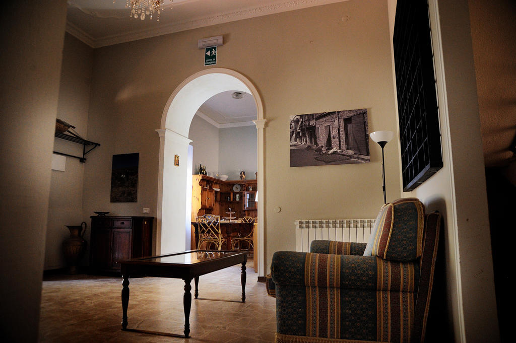 Agritrinacria Rooms 皮亚扎-阿尔梅里纳 外观 照片
